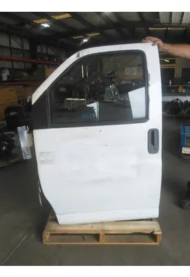 GMC C7500 2003-2010 DOOR ASSEMBLY, FRONT