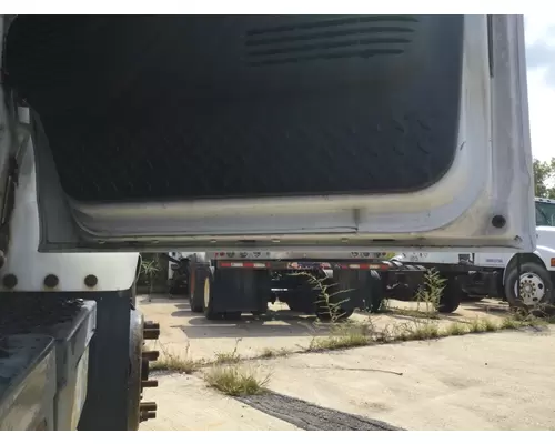 GMC C7500 2003-2010 DOOR ASSEMBLY, FRONT
