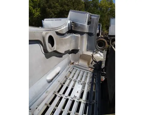 GMC C7500 2003-2010 HOOD