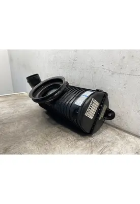 GMC C7500 Air Cleaner