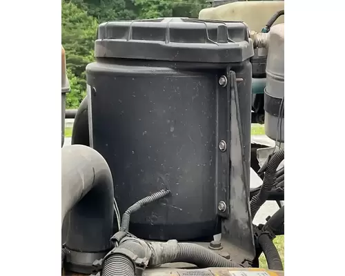 GMC C7500 Air Cleaner