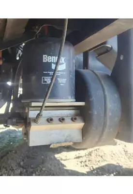 GMC C7500 Air Drier