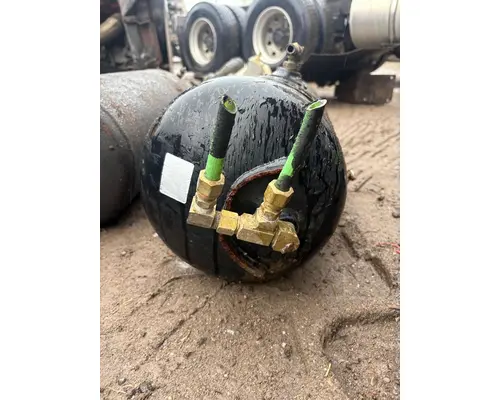 GMC C7500 Air Tank