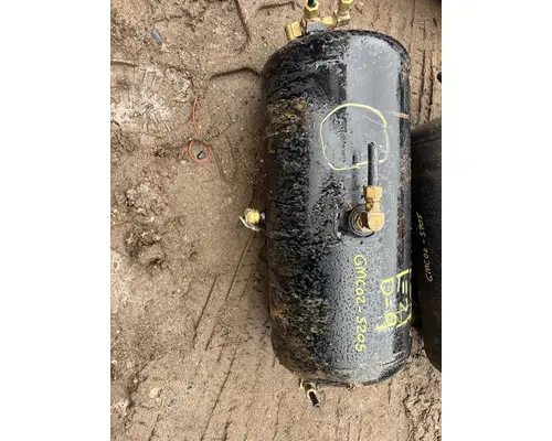 GMC C7500 Air Tank