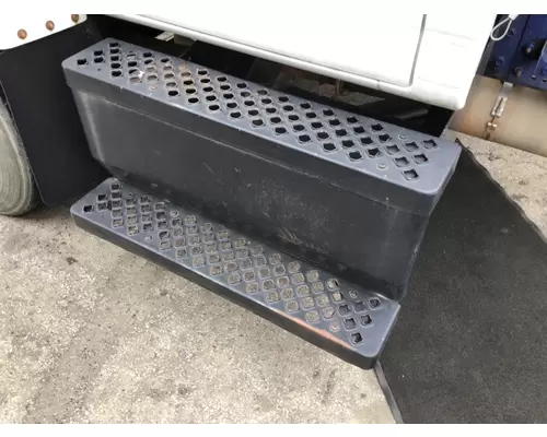 GMC C7500 CAB STEP