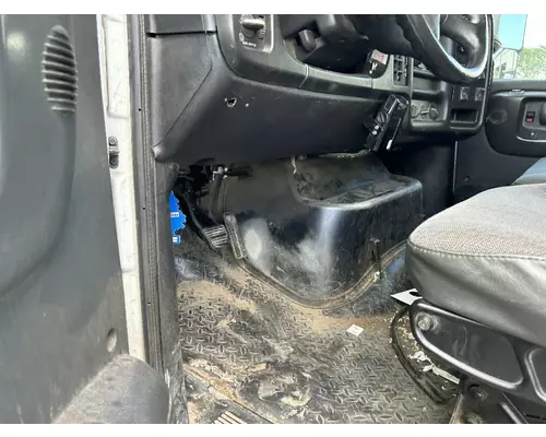 GMC C7500 Cab