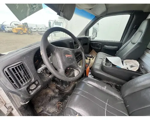 GMC C7500 Cab