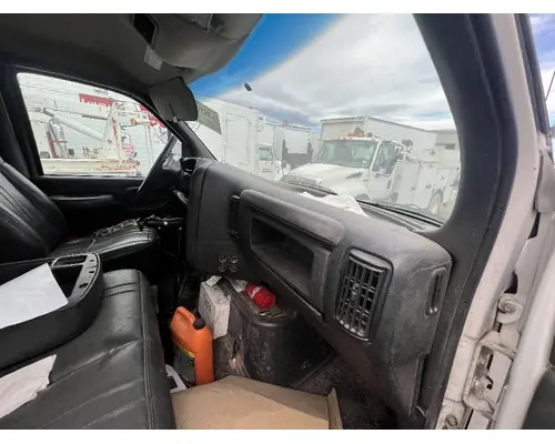 GMC C7500 Cab