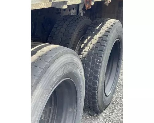 GMC C7500 Complete Vehicle
