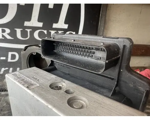 GMC C7500 ECM (Brake & ABS)