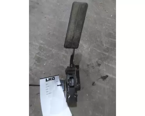 GMC C7500 FOOT PEDAL