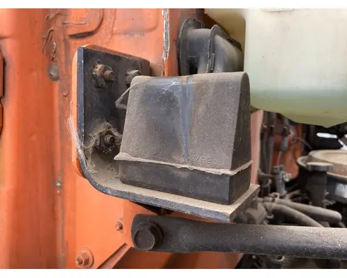 GMC C7500 Hood Rest
