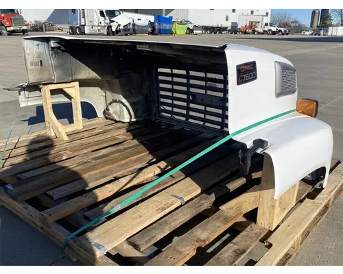 GMC C7500 Hood