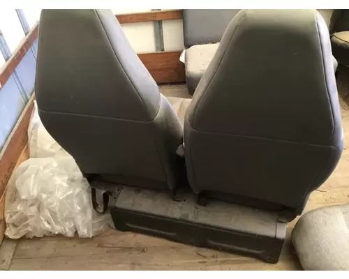 GMC C7500 SEAT, FRONT