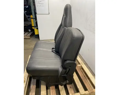 GMC C7500 Seat, Front