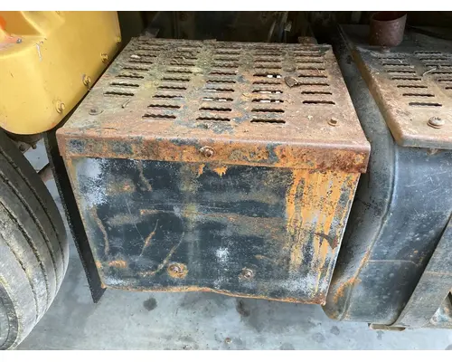 GMC C7500 Step (Fuel Tank, Fairing