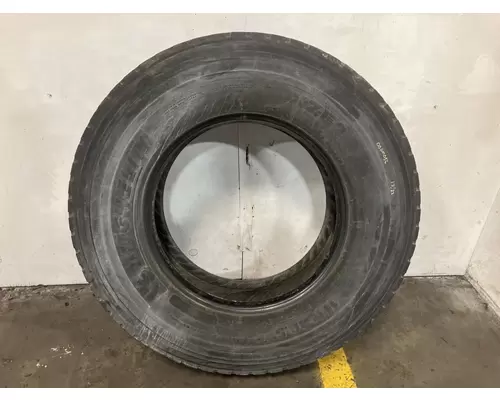 GMC C7500 Tires