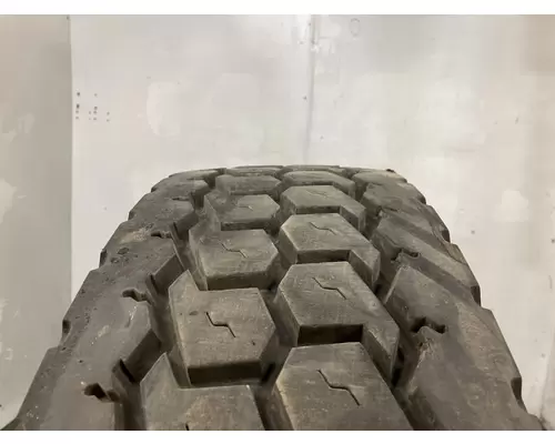 GMC C7500 Tires