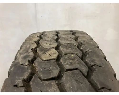GMC C7500 Tires