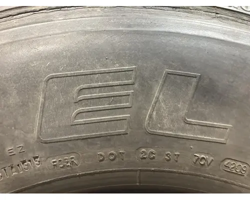 GMC C7500 Tires
