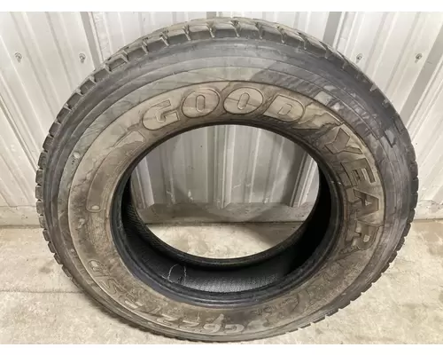 GMC C7500 Tires