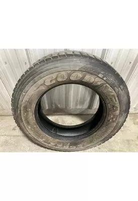 GMC C7500 Tires