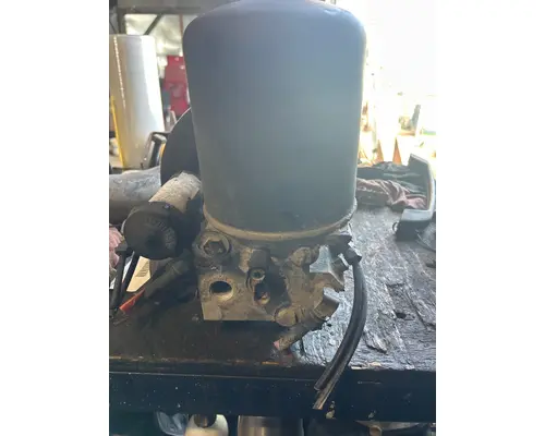 GMC C7 Air Dryer