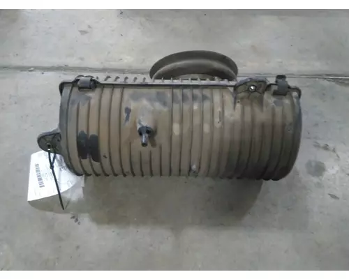 GMC C8500 AIR CLEANER