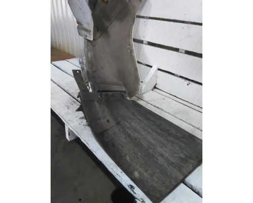 GMC C8500 FENDER EXTENSION