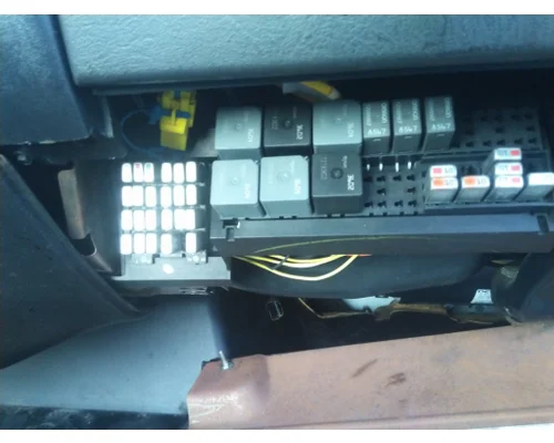 GMC C8500 FUSE BOX