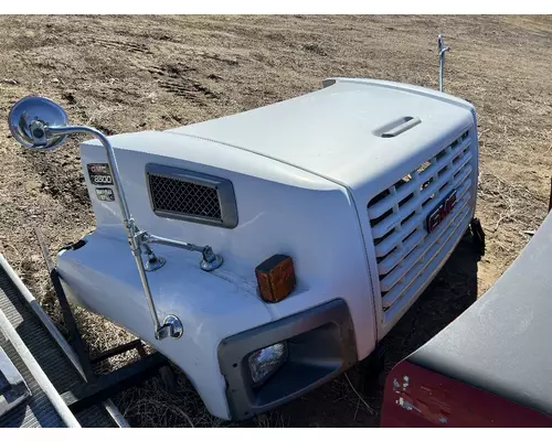 GMC C8500 Grille