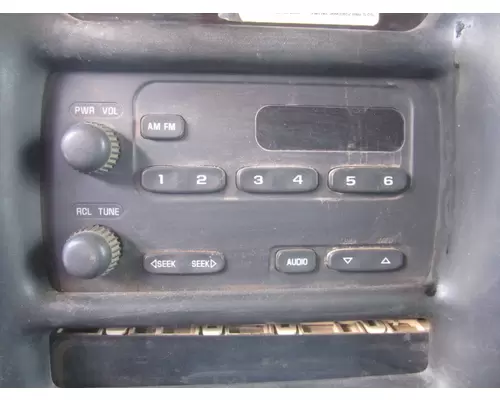 GMC C8500 RADIO AMFM