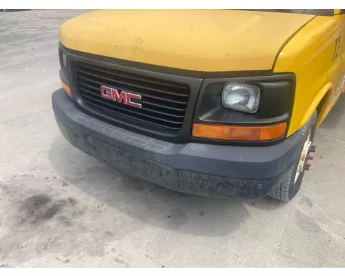 GMC CUBE VAN Bumper Assembly, Front