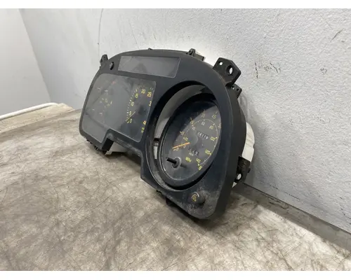 GMC T6500 Instrument Cluster