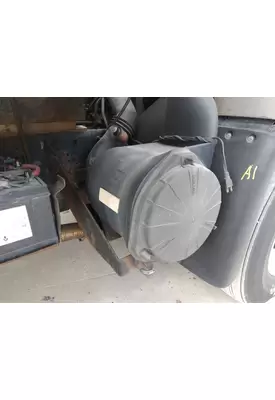 GMC T7500 AIR CLEANER