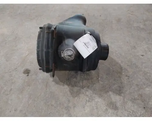 GMC T7500 AIR CLEANER