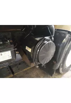 GMC T7500 AIR CLEANER