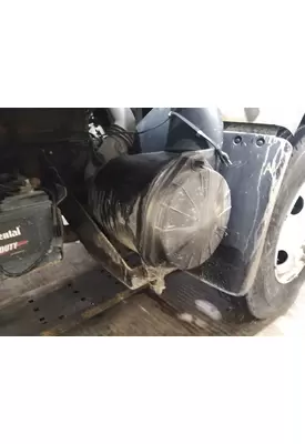 GMC T7500 AIR CLEANER