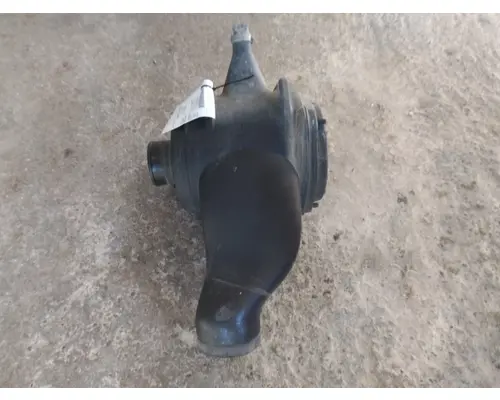 GMC T7500 AIR CLEANER