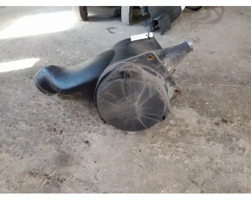 GMC T7500 AIR CLEANER