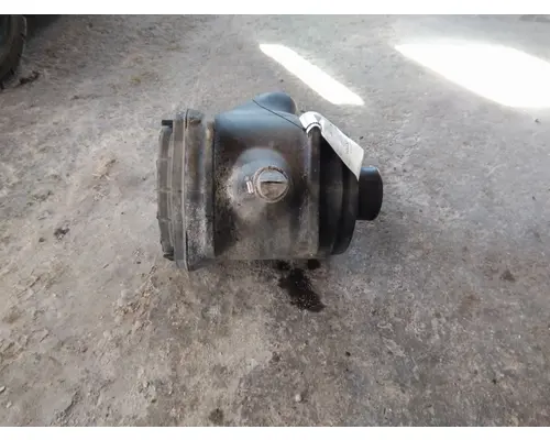 GMC T7500 AIR CLEANER