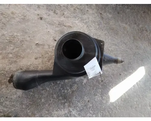 GMC T7500 AIR CLEANER