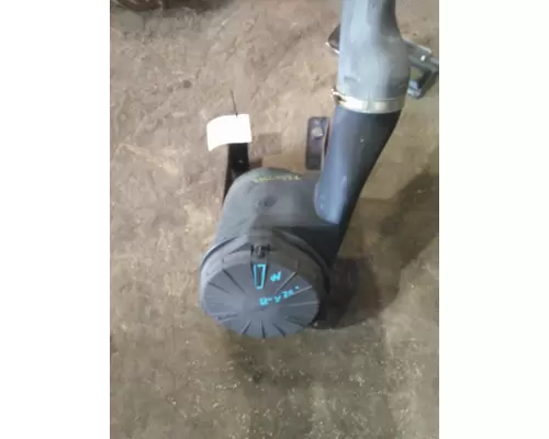 GMC T7500 AIR CLEANER