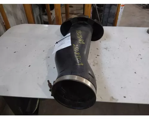GMC T7500 AIR INTAKE