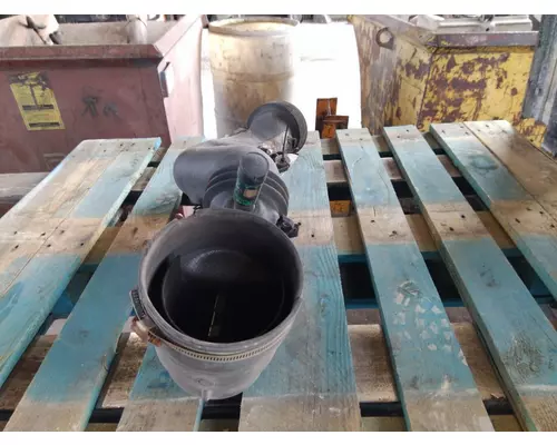 GMC T7500 AIR INTAKE