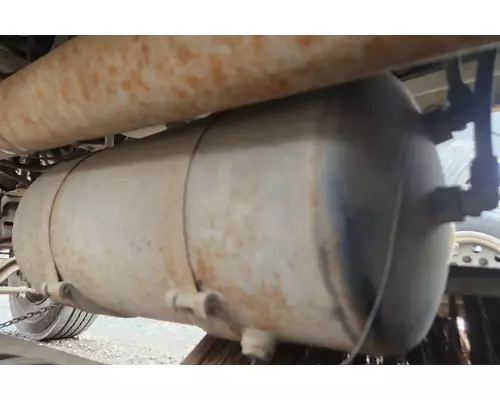 GMC T7500 Air Tank