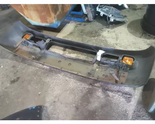 GMC T7500 BUMPER ASSEMBLY, FRONT