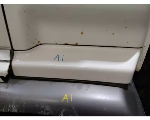 GMC T7500 CAB SKIRT FILLER PANEL