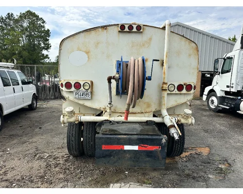 GMC T7500 Complete Vehicle