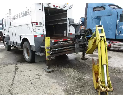 GMC T7500 DISMANTLED TRUCK